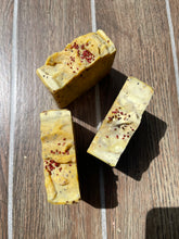Load image into Gallery viewer, ORANGE CRANBERRY CLOVE *Essential oil soap*