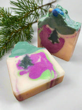 Load image into Gallery viewer, NORTHERN LIGHTS (Glow in the dark soap)
